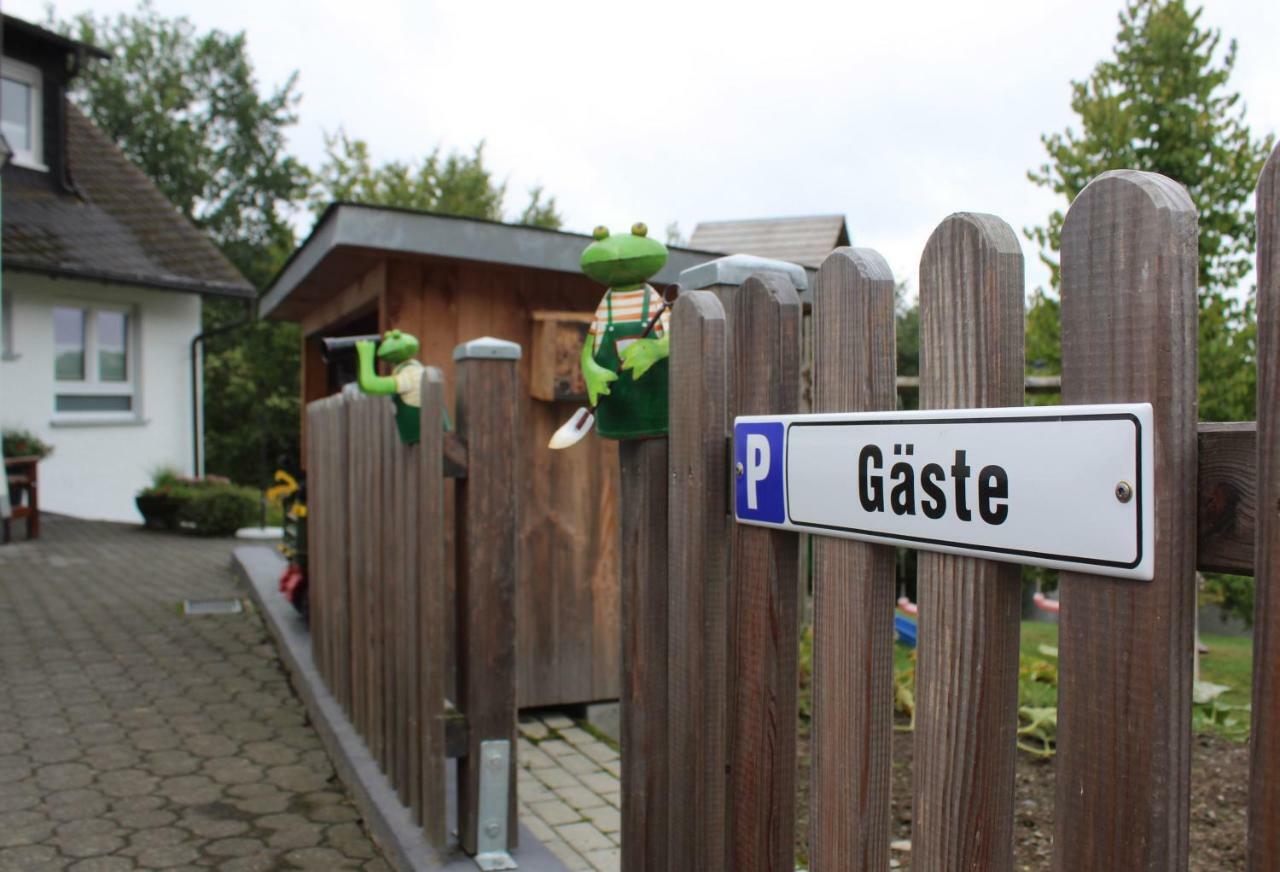 Ferienwohnung & Gaestezimmer Schrichten Schmallenberg Exterior foto