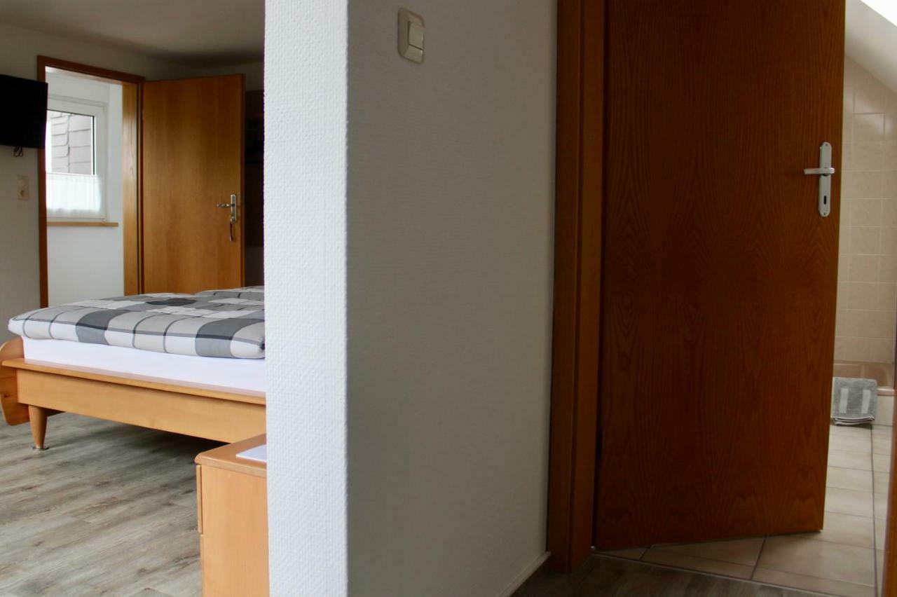 Ferienwohnung & Gaestezimmer Schrichten Schmallenberg Exterior foto